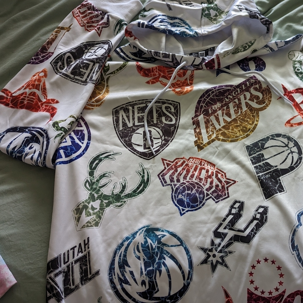 New era Large men's NBA all over print hoodie